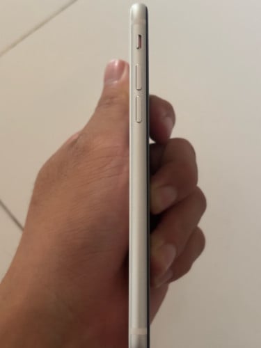 iPhone SE Gen 2 128GB