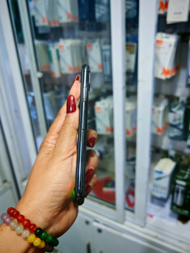 iPhone X/64GB អត់ស្គែនតួរស្អាត