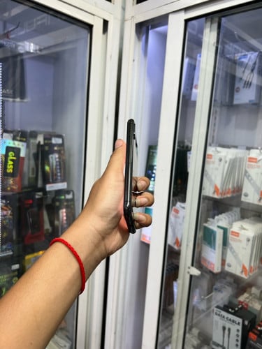 iPhone X ពណ៌ខ្មៅ🍏 64GB🔋 តួស្អាត (អត់ស្កេន) អត់ជាប់អី (ធានា1ខែ) 69$ 📥