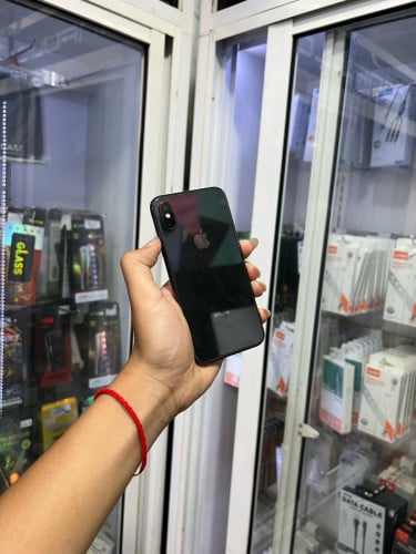 iPhone X ពណ៌ខ្មៅ🍏 64GB🔋 តួស្អាត (អត់ស្កេន) អត់ជាប់អី (ធានា1ខែ) 69$ 📥