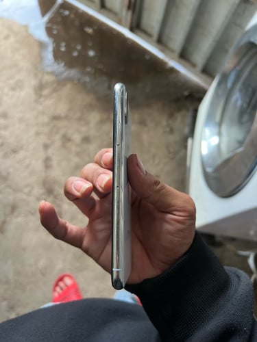 iPhone x64G
