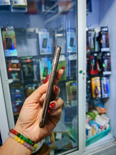 iPhone XS/64GB អត់ស្អែនតួរស្អាត