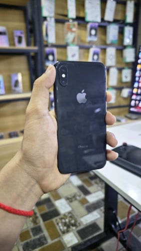 iPhone XS iD ប្រើបាន ថ្មទើបដូរលើសអំពែកាន់ល្អ