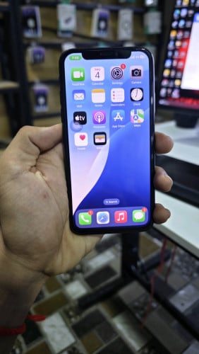 iPhone XS iD ប្រើបាន ថ្មទើបដូរលើសអំពែកាន់ល្អ