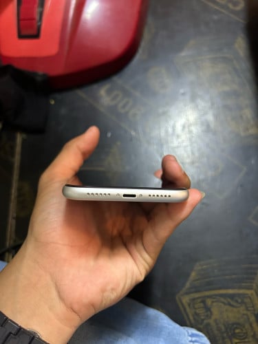 Iphone11 lla សាណុំសុីនស្អាត99%