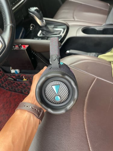 jbl charge6 original លក់បងៗចង់ដូរថ្មីបងៗត្រូវការបងយកបាន បងៗ ប្រើលបាន ១ ខែបងៗ