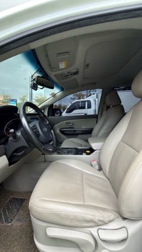 Kia Carnival 015 Full-Option តម្លៃចរចារ