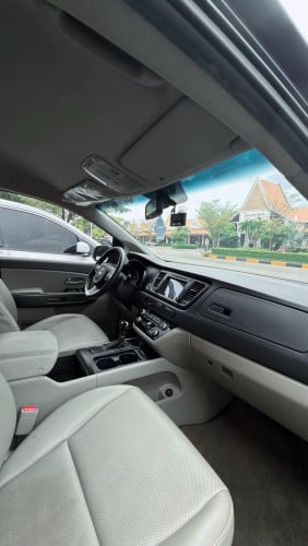 Kia Carnival 016 Premium Option តម្លៃចរចារ