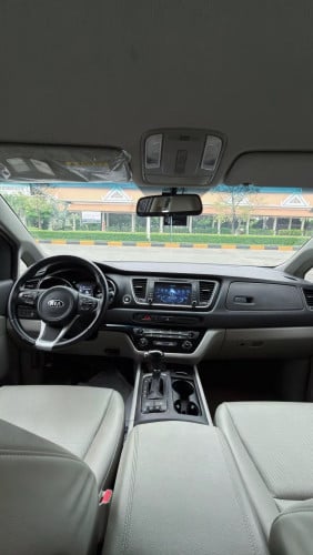 Kia Carnival 016 Premium Option តម្លៃចរចារ