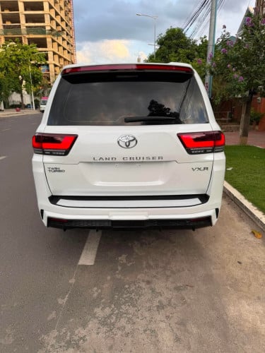 Land cruiser 2008 ឡេីង 2026 ផ្លាកលេខ CN