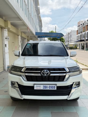 Land Cruiser 2009 Upgraded 2021ឡើងគ្រឿងស្អាតក្នុងក្រៅ
