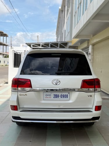 Land Cruiser 2009 Upgraded 2021ឡើងគ្រឿងស្អាតក្នុងក្រៅ
