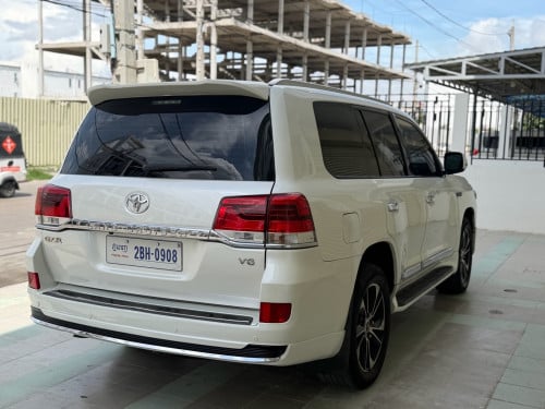 Land Cruiser 2009 Upgraded 2021ឡើងគ្រឿងស្អាតក្នុងក្រៅ