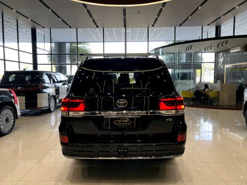 Land Cruiser VIP Excalibur 2019 (ម៉ាស៊ូត)