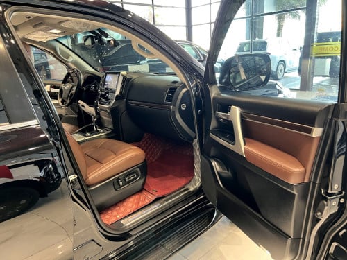Land Cruiser VIP Excalibur 2019 (ម៉ាស៊ូត)