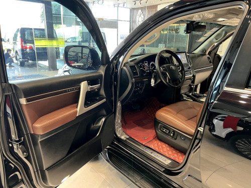 Land Cruiser VIP Excalibur 2019 (ម៉ាស៊ូត)