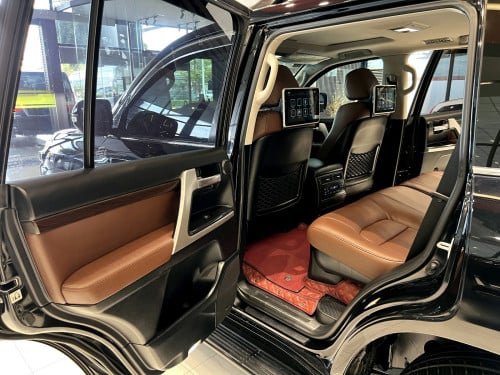 Land Cruiser VIP Excalibur 2019 (ម៉ាស៊ូត)