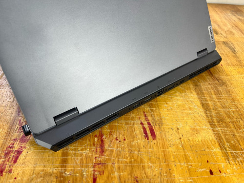 Lenovo LOQ 15IAX9 តម្លៃ 550$ ចរចាបាន