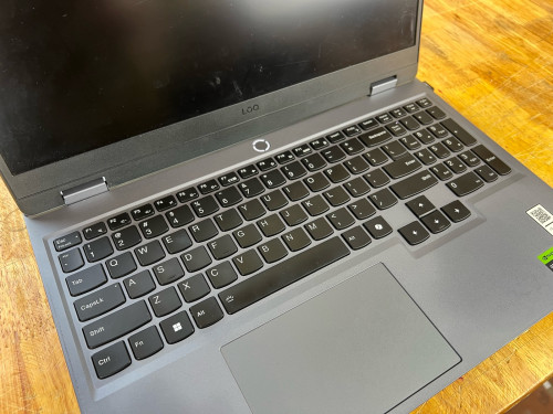 Lenovo LOQ 15IAX9 តម្លៃ 550$ ចរចាបាន