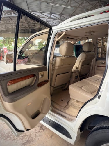 LEXUS LX470