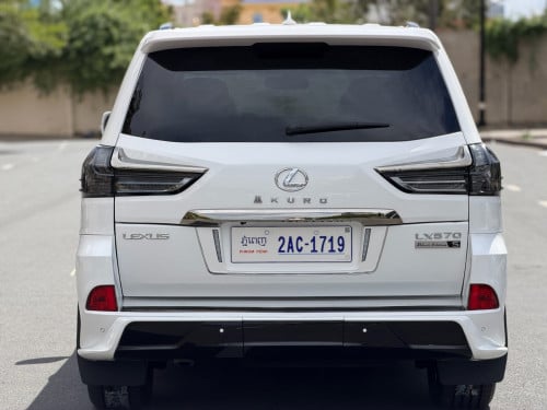 Lexus LX570 ឆ្នាំ2014ឡើងគ្រឿងថ្មី2021 Kuro ធានាឡានស្អាត