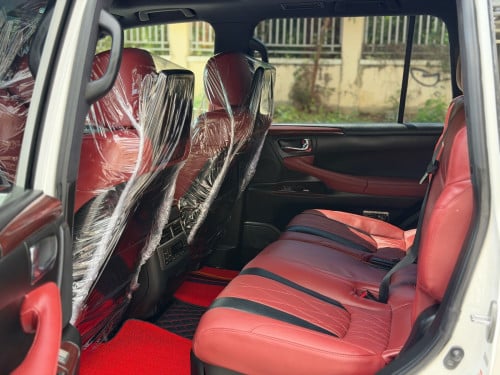 Lexus LX570 ឆ្នាំ2014ឡើងគ្រឿងថ្មី2021 Kuro ធានាឡានស្អាត