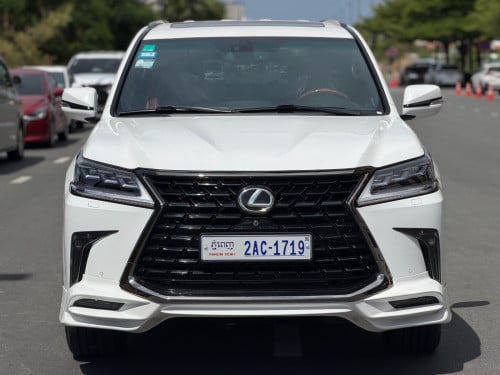Lexus LX570 ឆ្នាំ2014ឡើងគ្រឿងថ្មី2021 Kuro ធានាឡានស្អាត