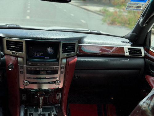 Lexus LX570 ឆ្នាំ2014ឡើងគ្រឿងថ្មី2021 Kuro ធានាឡានស្អាត
