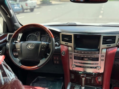 Lexus LX570 ឆ្នាំ2014ឡើងគ្រឿងថ្មី2021 Kuro ធានាឡានស្អាត