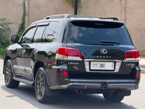 Lexus LX570 ឆ្នាំ2014 V8 សាំង ធានាឡានស្អាត