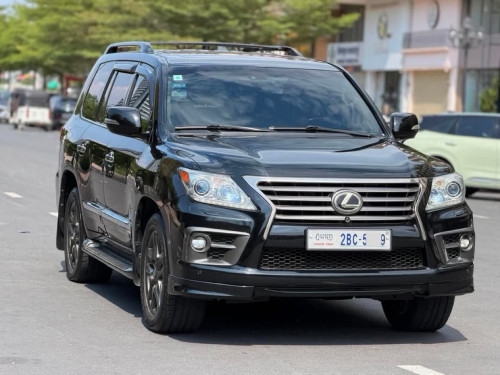 Lexus LX570 ឆ្នាំ2014 V8 សាំង ធានាឡានស្អាត