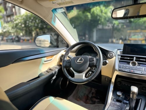 Lexus NX 200t 2015 ឡានDealer ថ្នាំហ្សុិន១ជុំ