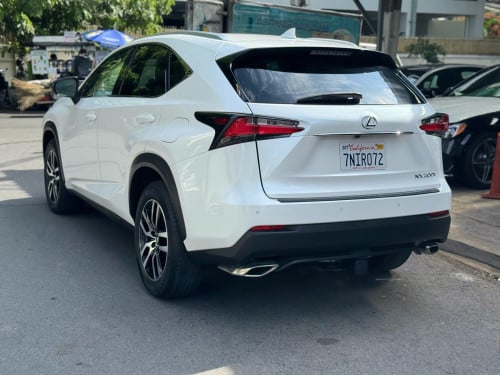 Lexus NX 200t 2015 ឡានDealer ថ្នាំហ្សុិន១ជុំ