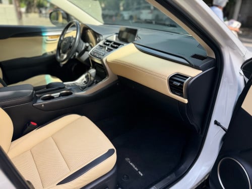 Lexus NX 200t 2015 ឡានDealer ថ្នាំហ្សុិន១ជុំ