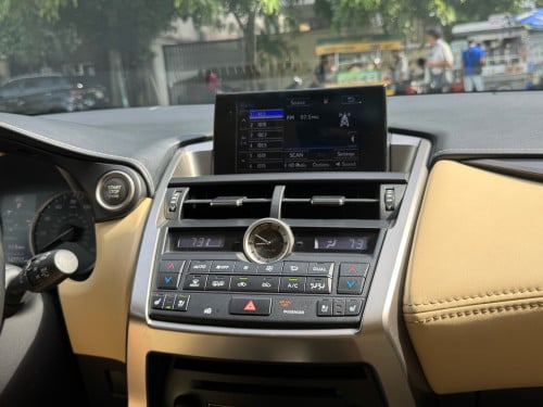 Lexus NX 200t 2015 ឡានDealer ថ្នាំហ្សុិន១ជុំ