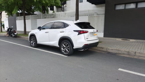 Lexus NX200T F Sport 2015 លក់បន្ទាន់