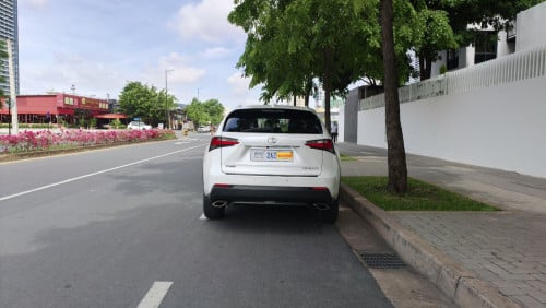 Lexus NX200T F Sport 2015 លក់បន្ទាន់