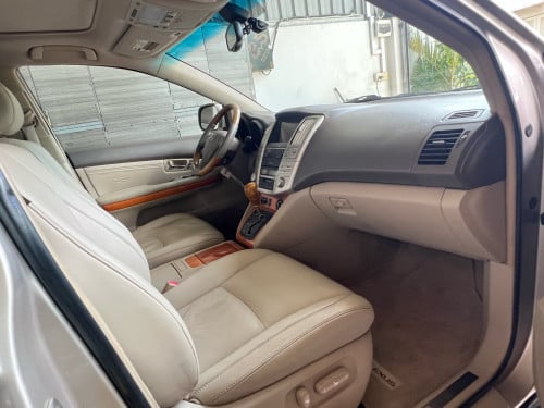 Lexus RX 330 half full ប៉ុង 2 ឡានថ្មីណាស់