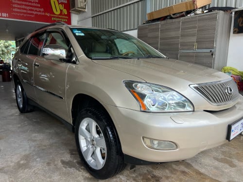 Lexus RX 330 half full ប៉ុង 2 ឡានថ្មីណាស់