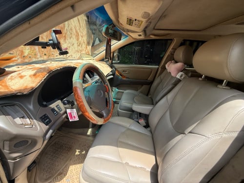 Lexus RX300 ឆ្នាំ2000ប៉ុង2សាំងសុទ្ធឡានស្អាតឯកសារគ្រប់