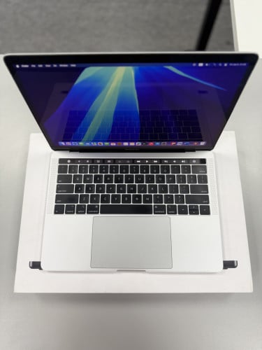 Macbook Pro 2019 Ram16G condition 99% លក់អត់បន្ទាន់ តម្លៃធូរចាប់ពី339$