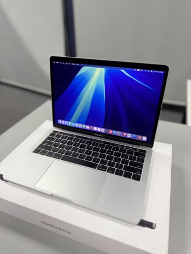 Macbook Pro 2019 Ram16G condition 99% លក់អត់បន្ទាន់ តម្លៃធូរចាប់ពី339$