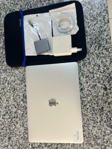 MacBook Pro 2020 13inch i5 ram8 ssd 256g