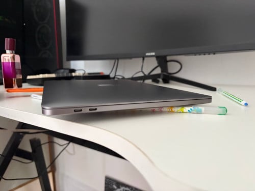 MacBook Pro M2 13inch ram8 ssd 512
