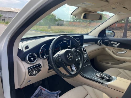 MERCEDES BENZ GLC300 Years: 2016 Option: AMG PACKAGE