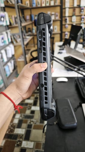 Msi Claw Ultra 7 នៅស្អាត 1TB