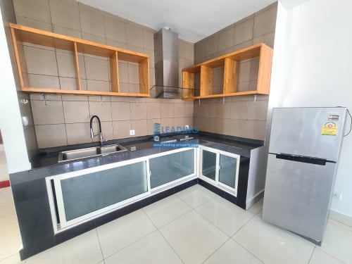 N1012 | Bright and Clean 2 Bedrooms Fully Furnished Apartment For Rent