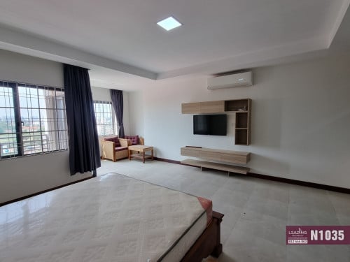 N1035 | Nice Studio with Private Balcony For Rent in Chroy Changva Area