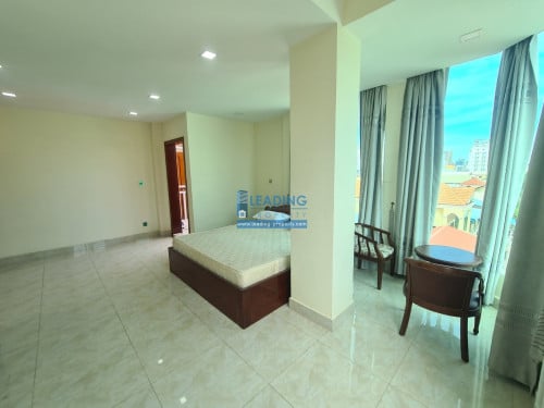 N971 | Elevator Western 1 Bedroom Apartment For Rent Near Russian Market Free Wifi