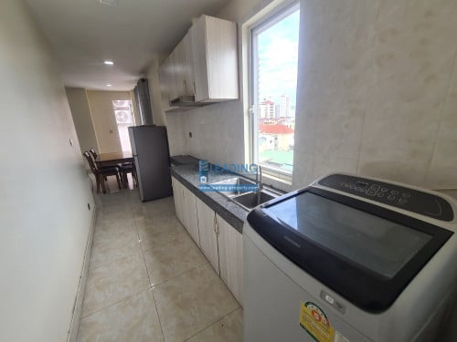 N971 | Elevator Western 1 Bedroom Apartment For Rent Near Russian Market Free Wifi